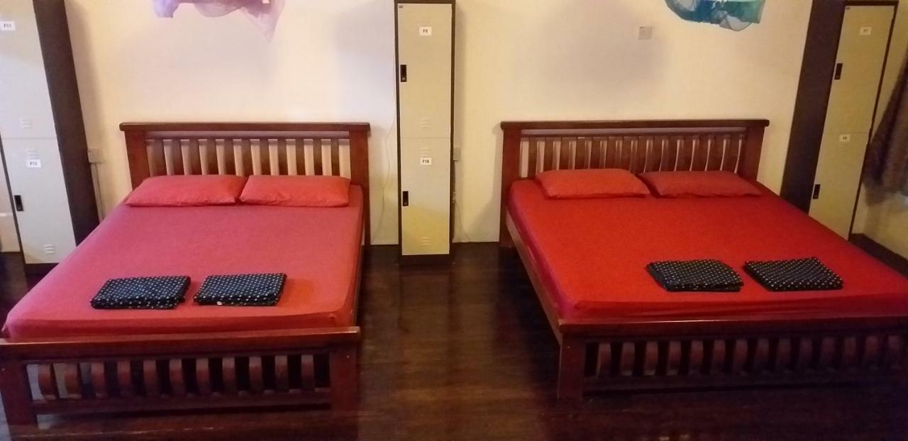 1981 Guest House Ipoh Esterno foto