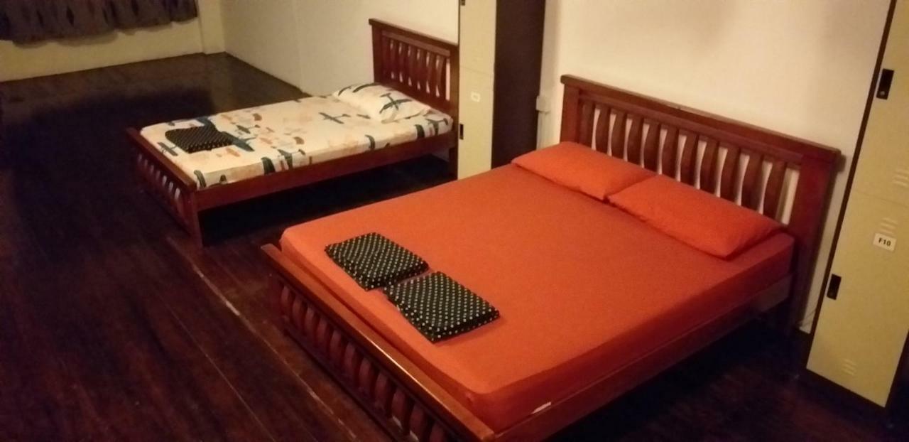1981 Guest House Ipoh Esterno foto